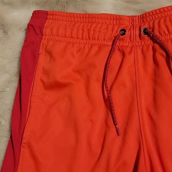 BOY'S GAP RED BASKETBALL SHORTS, SIZE EXTRA LARGE - Picture 3 of 6